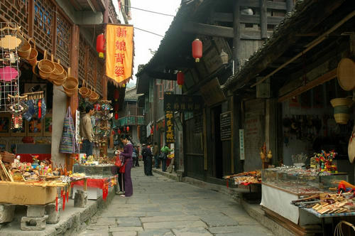 E線(xiàn)：張家界、猛洞河、芙蓉鎮(zhèn)、黃龍洞經(jīng)典四日游（純玩）